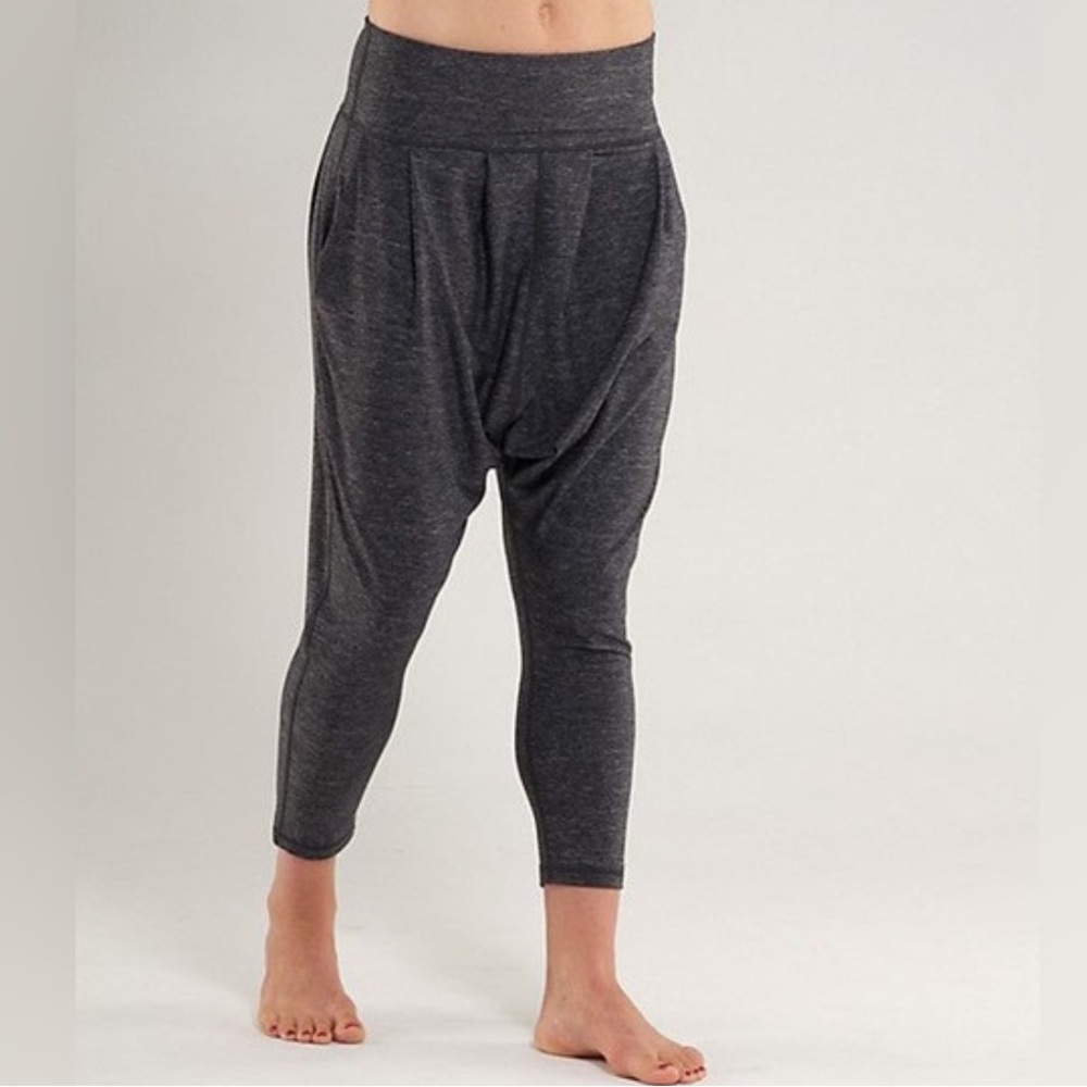 Lululemon Charcoal Gray‎ Harem Pants Chachi Athletic Dance